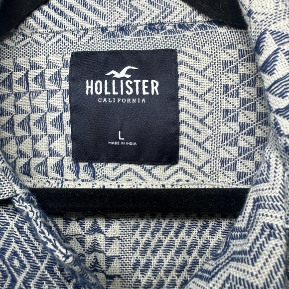 Hollister Men's Monochrome Geometric Knit Shirt Size Large Short Sleeve Button - Picture 4 of 9